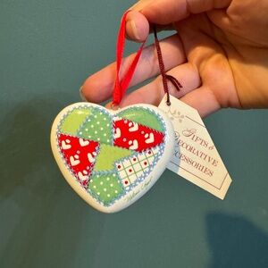 NWT Creative Circle by Melanie Vogel ceramic heart quilt Christmas tree ornament